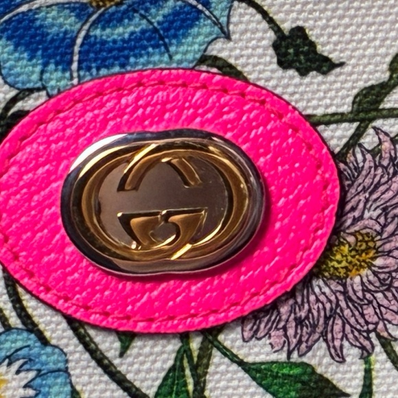 AUTHENTIC Gucci Flora Canvas Crossbody Bag with Dust Bag - Picture 2 of 10